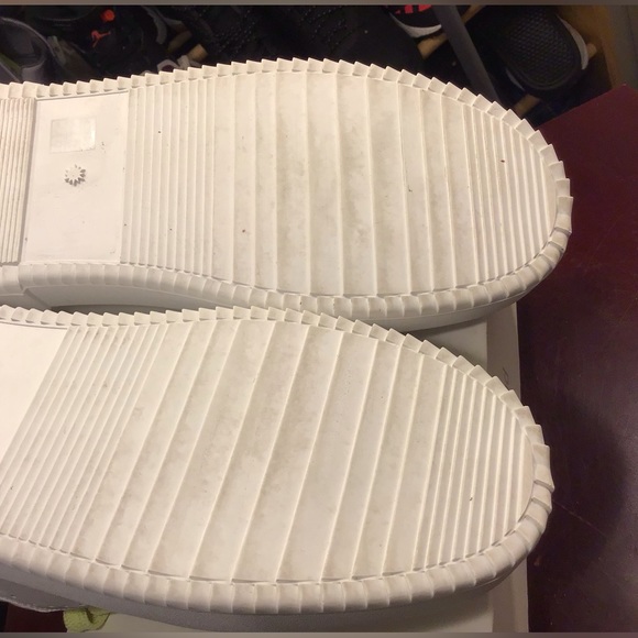 STUART WEITZMAN Leather Sneaker. - Picture 13 of 16